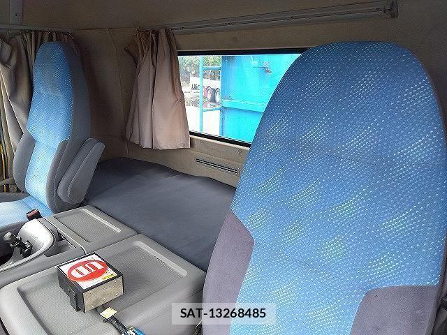 Nissan QUON 2009-09 8881755-15