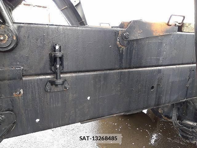 Nissan QUON 2009-09 8881755-18