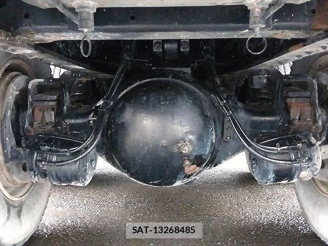 Nissan QUON 2009-09 8881755-19
