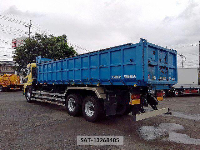 Nissan QUON 2009-09 8881755-3