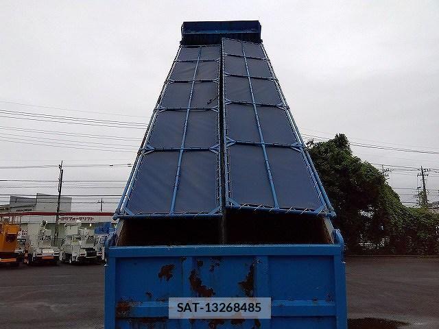 Nissan QUON 2009-09 8881755-7