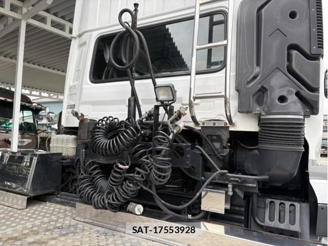 Nissan QUON 2019-01 8881753-9