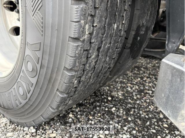 Nissan QUON 2019-01 8881753-11