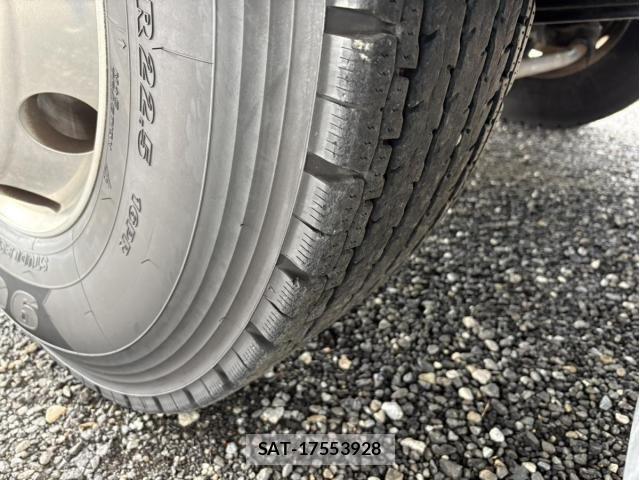 Nissan QUON 2019-01 8881753-12