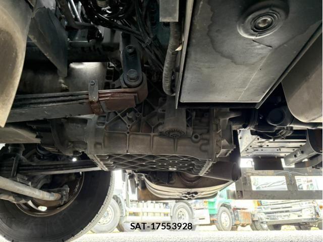 Nissan QUON 2019-01 8881753-14