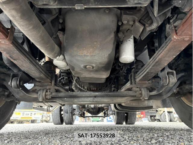 Nissan QUON 2019-01 8881753-15
