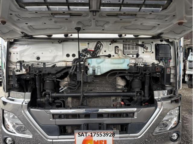 Nissan QUON 2019-01 8881753-24