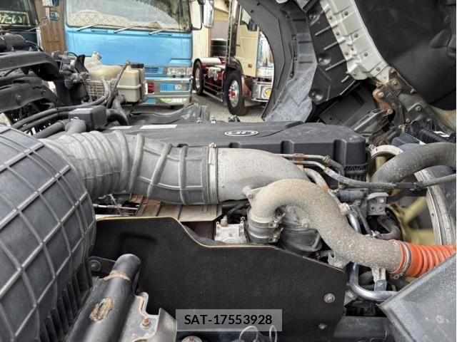 Nissan QUON 2019-01 8881753-25