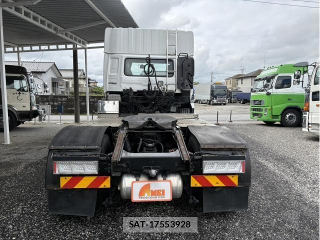 Nissan QUON 2019-01 8881753-4