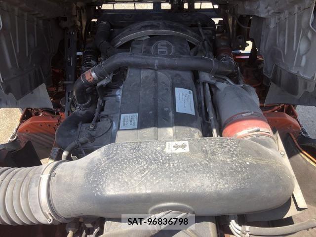 Nissan QUON 2017-03 8881752-12