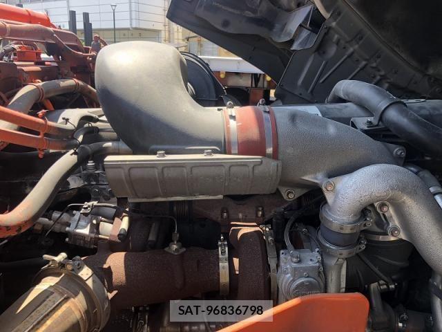 Nissan QUON 2017-03 8881752-13