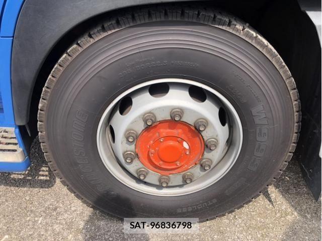 Nissan QUON 2017-03 8881752-16