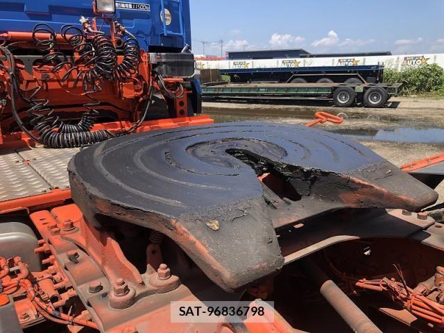 Nissan QUON 2017-03 8881752-4
