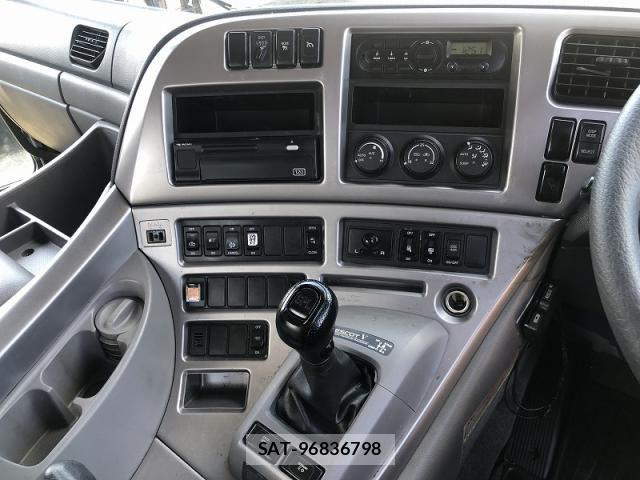 Nissan QUON 2017-03 8881752-8