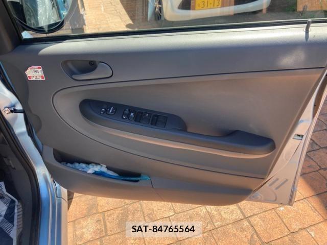 Subaru R2 2009-06 6911630-13