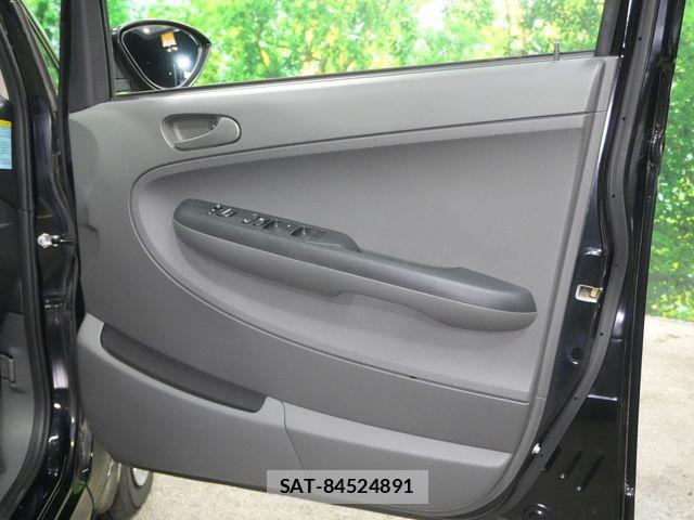 Subaru R2 2009-05 6911632-17