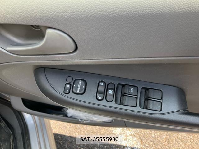 Subaru R2 2007-04 7457087-15
