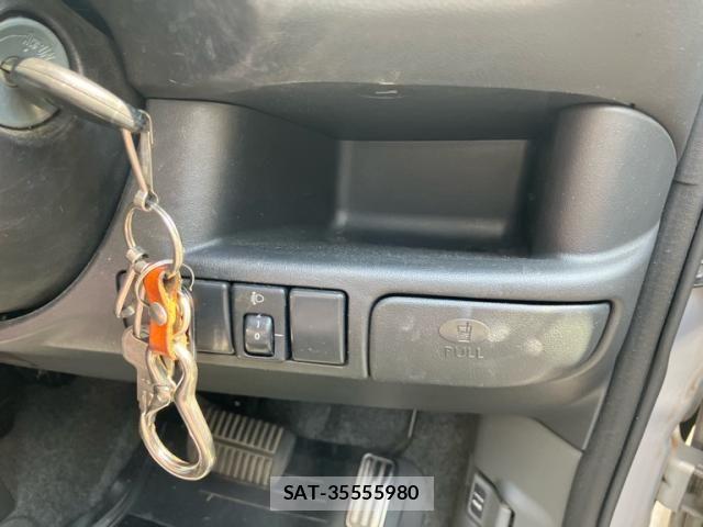 Subaru R2 2007-04 7457087-16