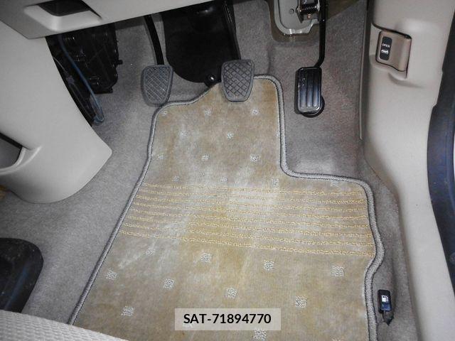 Subaru R2 2006-03 2250820-23