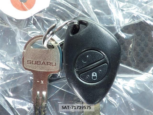 Subaru R2 2010-02 7457086-9