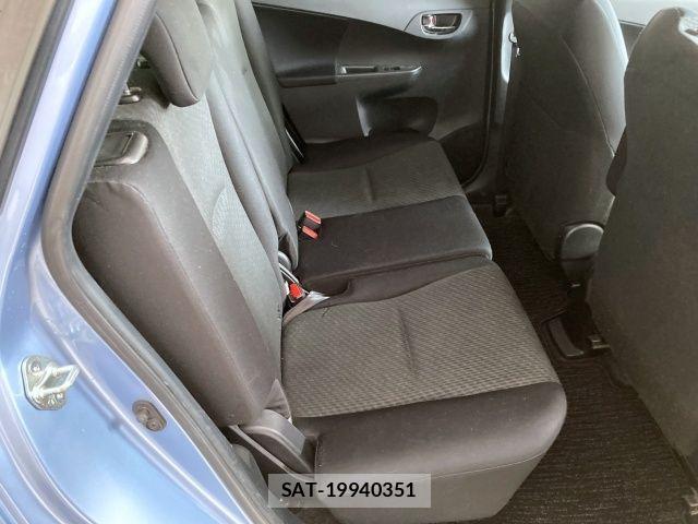 Toyota RACTIS 2011-02 3774964-13