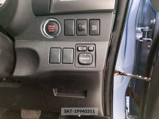 Toyota RACTIS 2011-02 3774964-17