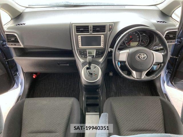 Toyota RACTIS 2011-02 3774964-1