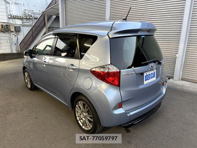 Toyota RACTIS 2012-03 3909178-9