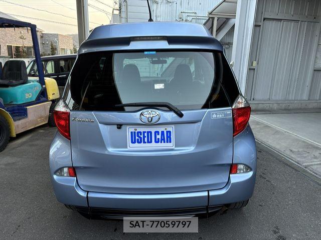 Toyota RACTIS 2012-03 3909178-8