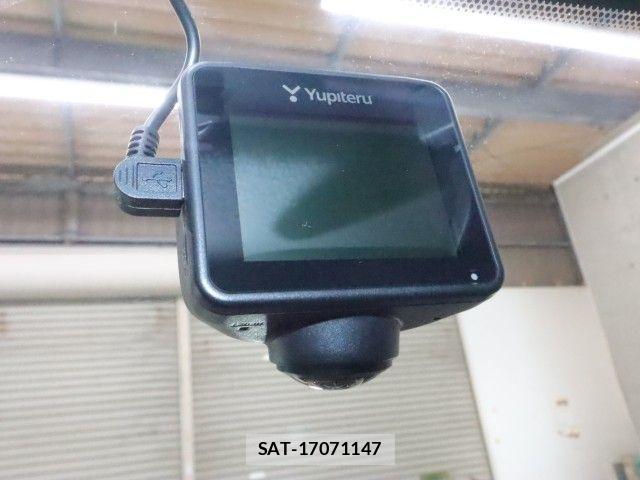 Toyota RACTIS 2013-05 6682829-10