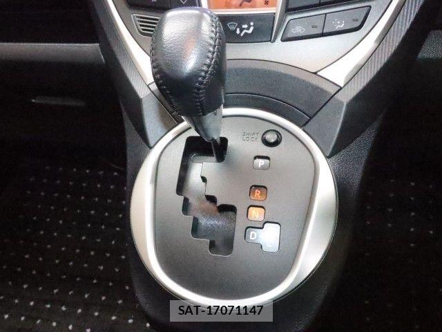 Toyota RACTIS 2013-05 6682829-16