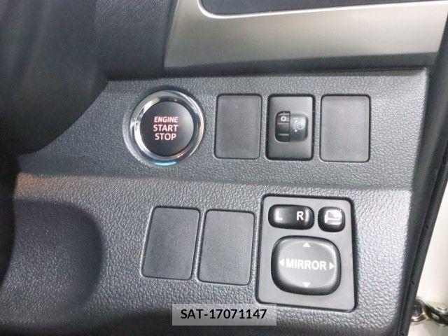 Toyota RACTIS 2013-05 6682829-19