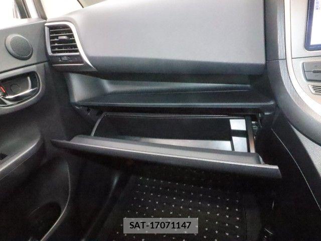 Toyota RACTIS 2013-05 6682829-21
