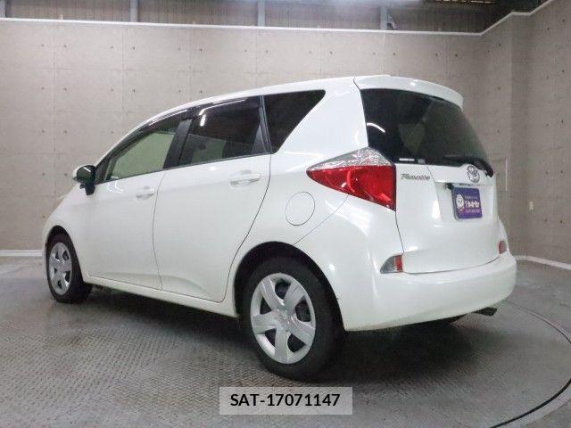 Toyota RACTIS 2013-05 6682829-27