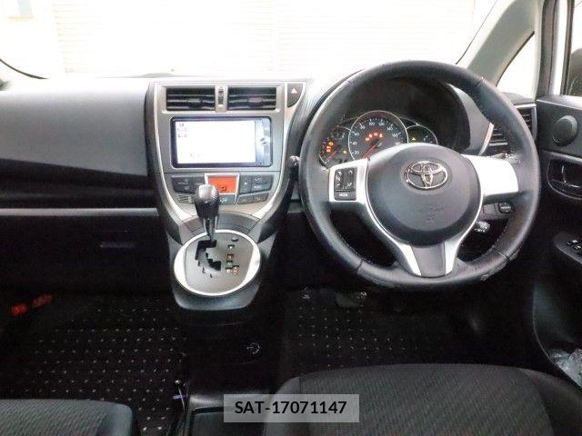 Toyota RACTIS 2013-05 6682829-2