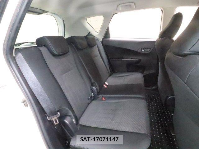 Toyota RACTIS 2013-05 6682829-4