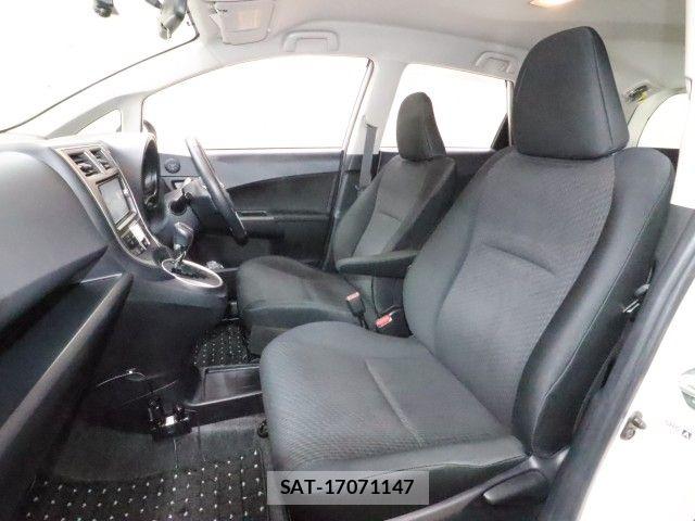 Toyota RACTIS 2013-05 6682829-5