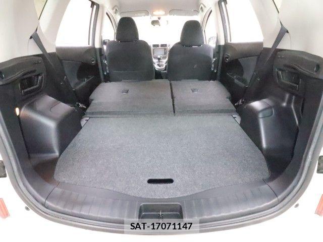 Toyota RACTIS 2013-05 6682829-8