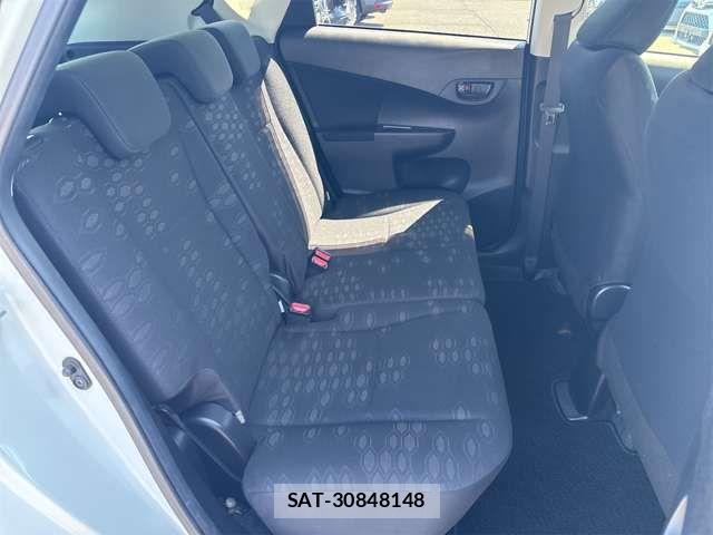 Toyota RACTIS 2015-11 6911631-12