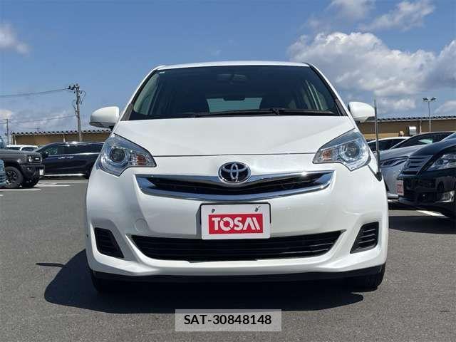 Toyota RACTIS 2015-11 6911631-17