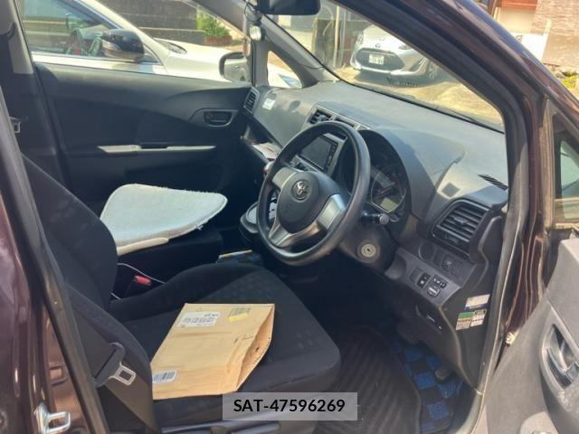 Toyota RACTIS 2011-11 6911647-10
