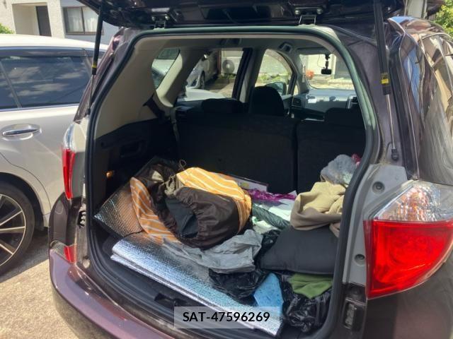 Toyota RACTIS 2011-11 6911647-14