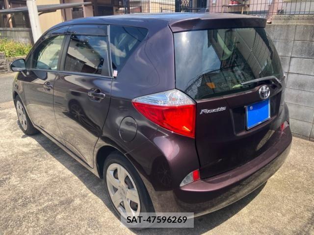 Toyota RACTIS 2011-11 6911647-3