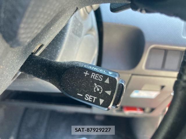 Toyota RACTIS 2007-09 6911644-17