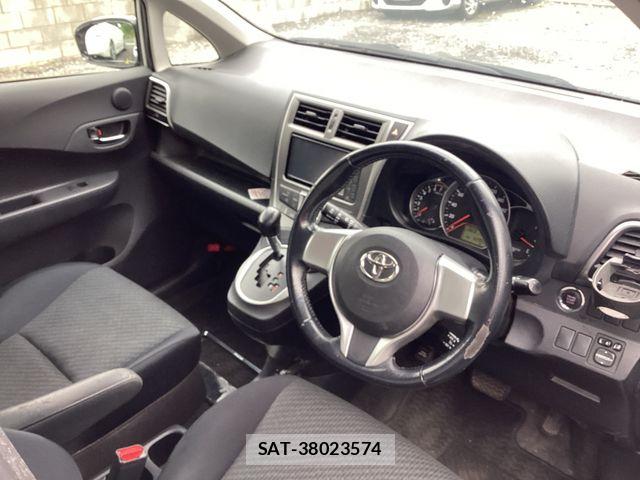 Toyota RACTIS 2011-10 7060370-1