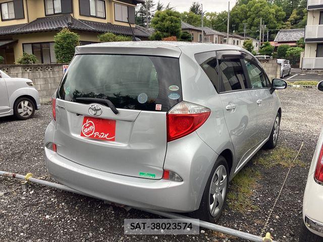 Toyota RACTIS 2011-10 7060370-2