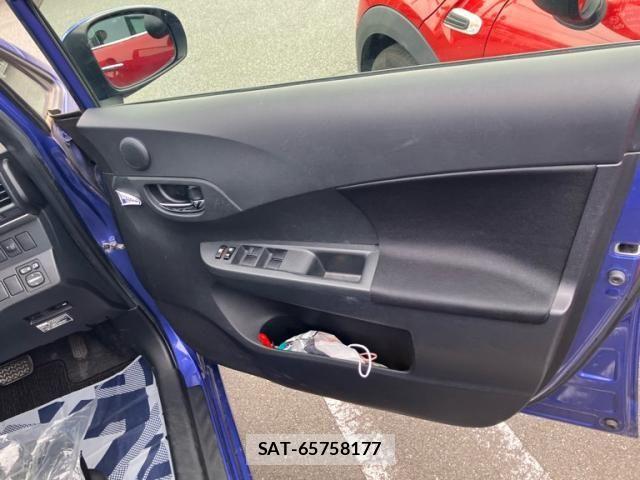 Toyota RACTIS 2011-07 7059471-11
