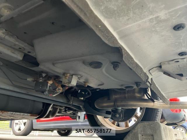 Toyota RACTIS 2011-07 7059471-16
