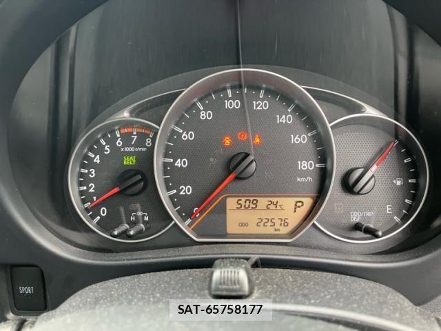 Toyota RACTIS 2011-07 7059471-18
