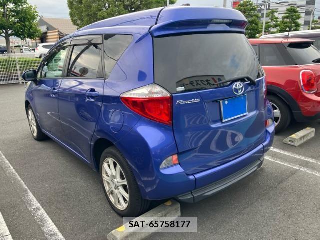 Toyota RACTIS 2011-07 7059471-1